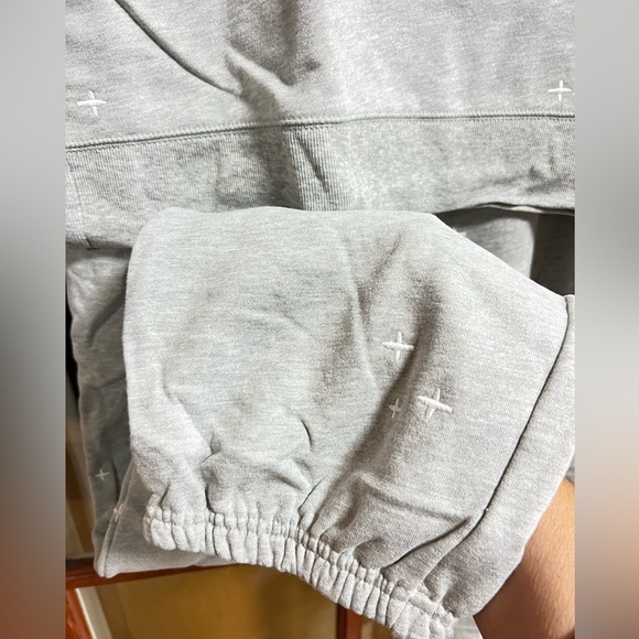 291. Hem & Thread Embroidered Jogger Pant/Side Slit Sweatshirt Set NWT - Picture 10 of 14